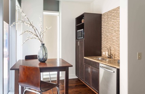 Waller Creek District Apartment | Kasa | Welcoming Suite + Kitchenette | Austin