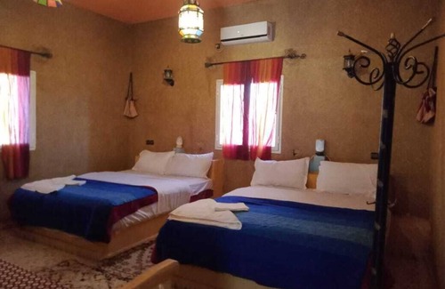 Taouz House | Kasbah Du Berger is your Sahara Hostel in Merzouga dunes. Welcome to the desert!