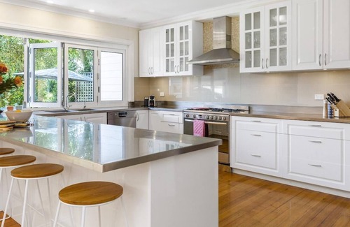 McCrae House | Kasih - Ocean Views - Love Actually.and we love it.