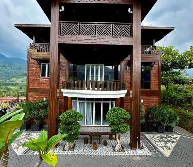 Bentong Villa | Kasturi D Manggis Janda Baik 8BR 4 Storey Bungalow Private Infinity Pool & Gunung Nuang View