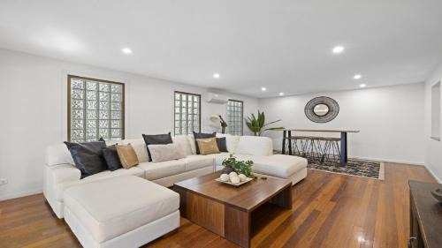 Coffs Harbour House | Kasuari - Just Steps to Pool and Beach