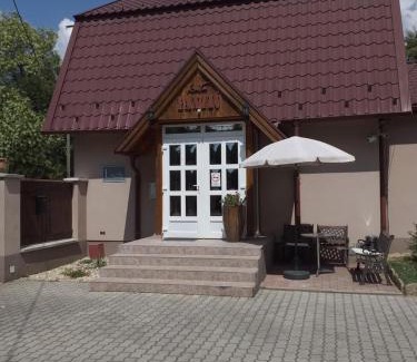 Oroszlany House | Kata Panzió
