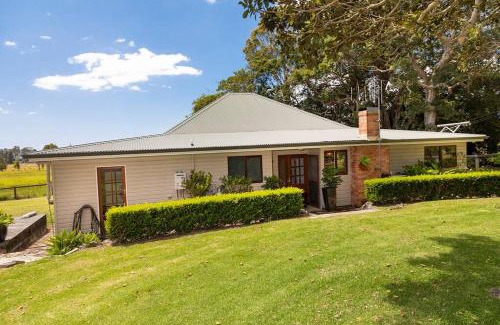 Coomba Bay House | Katandra Homestead: old world charm on Wallis Lake
