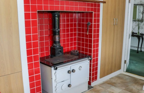 Ballina Cottage | KATE'S COTTAGE, pet friendly, with open fire in Ballina, County Mayo