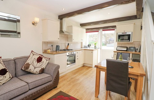 Embsay House | KATIE'S COTTAGE, romantic, character holiday cottage in Skipton