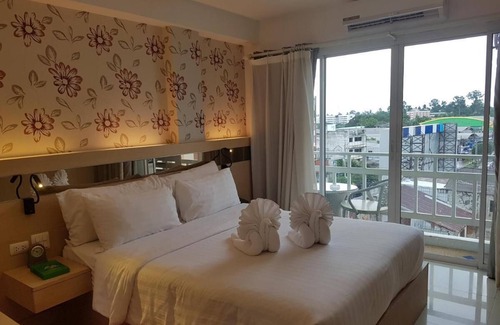 Mak Khaeng Hotel | Kavin Buri Green Hotel