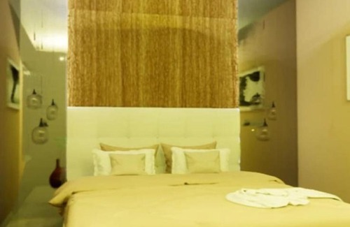 Karo Hotel | Kawan Lama