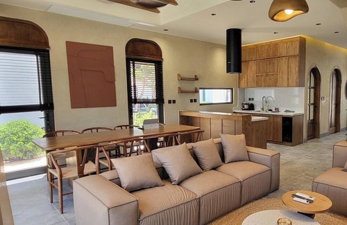 Van Don Villa | Kayak Villa Sonasea Harbor City