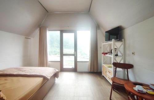 Hargomulyo Hotel | Kayon Lawu RedPartner