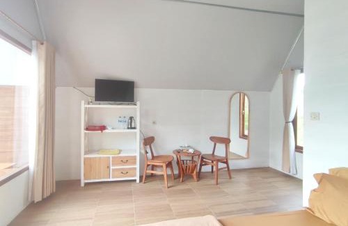 Hargomulyo Hotel | Kayon Lawu RedPartner