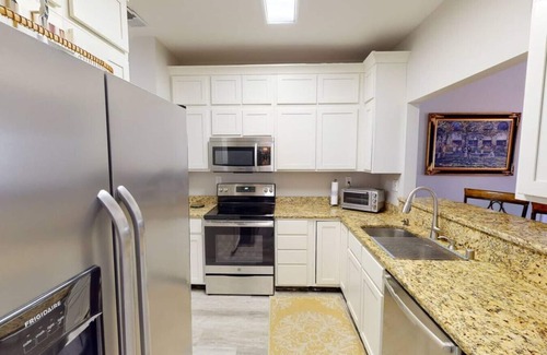 Lexington House | Keeneland- LEX Airport Darling