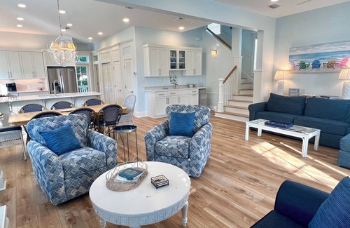 Sunnyside House | Keep Calm and Carillon: Spacious Family Beach Home Close to Beach Walkover