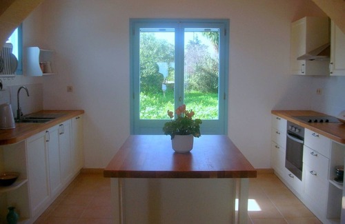 Kefalas Villa | Kefalas nr Almyrida sea view cottage