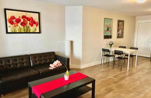Black Mountain Apartment | Kelowna new lake view 2bedrooms close BIG WHITE