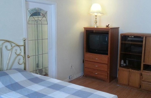 North End Hostel | Kelowna Okanagan Lake Hostel