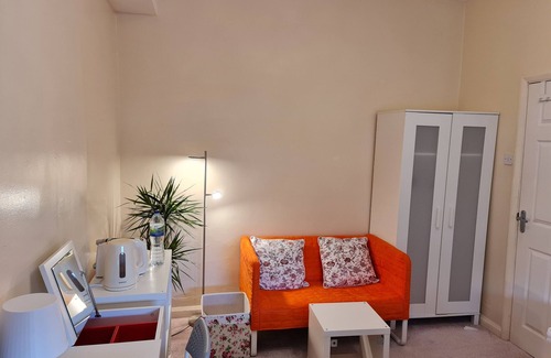 Ferryhill Bed & Breakfast | KELVIN HOUSE