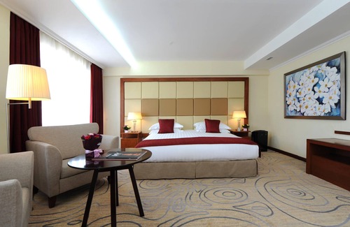 Downtown Ulaanbaatar Hotel | Kempinski Hotel Khan Palace