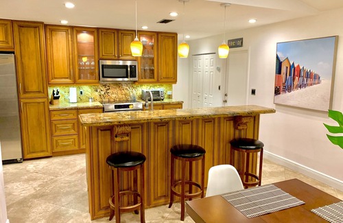 The Hammocks House | Kendall Keys Oasis Entire Dream Home with HEATED Pool, Theater & Arcade