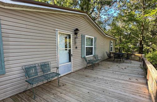 New Concord House | Kentucky Lakeside Home with Deck - 20 Mi to LBL!
