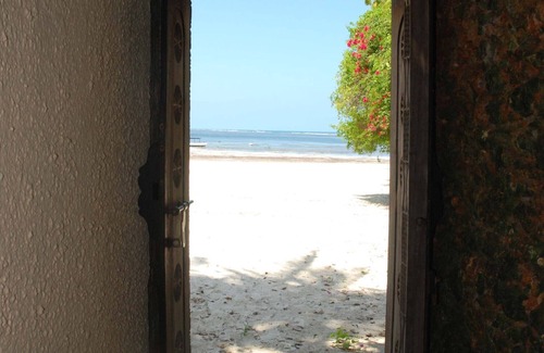 Malindi Marine National Park Villa | Kenyan family villa with beautiful pool, private beach access, stunning views.