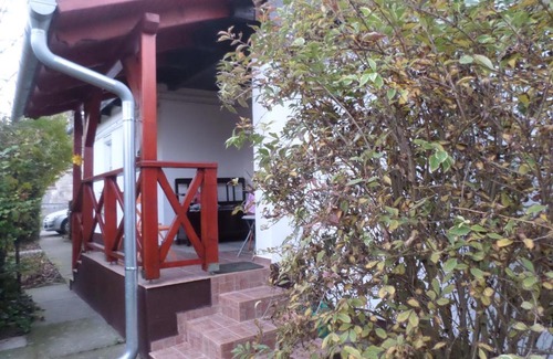 Apostag House | Kerékpáros és Zarándok Vendégház