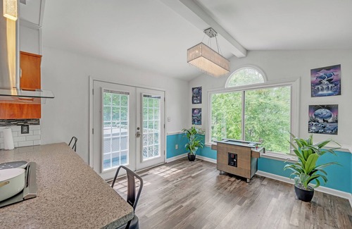 Kernersville House | Kernersville Hot Tub Pool Arcade Gym Wifi Coffee