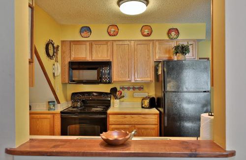 Ludlow Apartment | Kettle Brook G