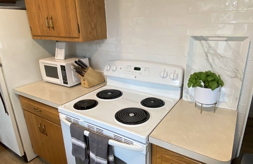 Penn Yan Cottage | Keuka Lake House - East Side - Sunsets and Gorgeous Views