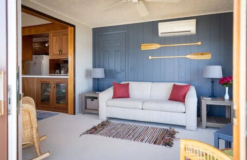 Town of Jerusalem Cottage | Keukation - A Beautiful Lakefront Home.