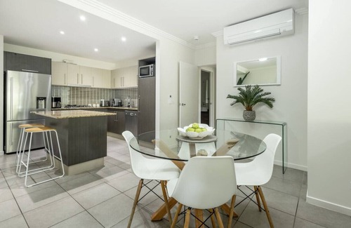 Kewarra Beach Apartment | Kewarra Beach Paradise 1BR Resort Style Apt - Pool