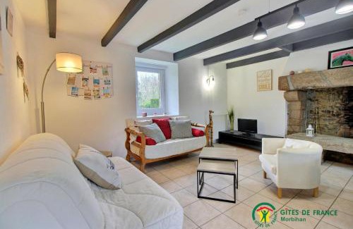 Lauzach House | Kezeg ar lann