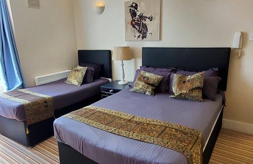 Broadstone Bed & Breakfast | KGT House