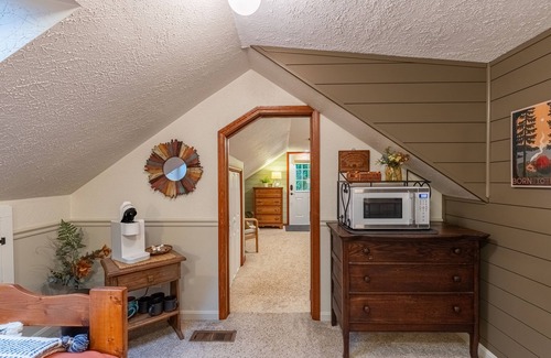 Irvine Apartment | Kick back and relax in our calm, cozy space, and enjoy the hot tub and firepit