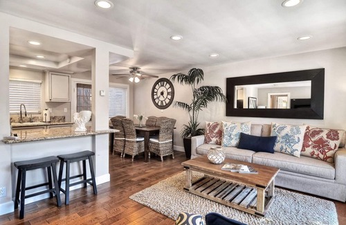 Corona del Mar Condo | Kick back on Large Patio Close Beach & Village Garage