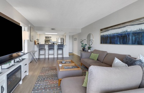Edgewood Condo | Kick Back with a Dockside Escape, Sunset Views, River Breezes, or Explore nearby Downtown.