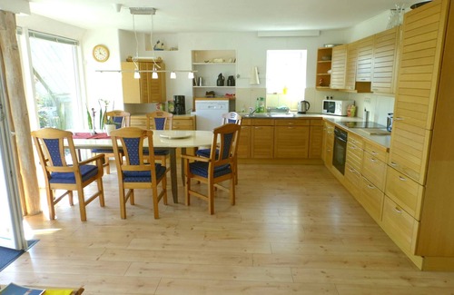 Sehestedt House | Kiel Canal; whole house; clean u. cozy; quiet location, own garden