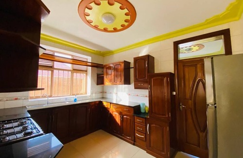 Kigali House | Kigali’s Hidden Gem: Quiet, Spacious Villa w/Breathtaking Views by the Airport.