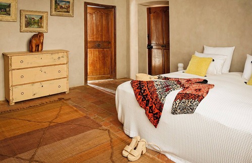 Montcuq Bed & Breakfast | Kilim" guest room in Montcuq, panoramic view, quiet, unspoilt setting