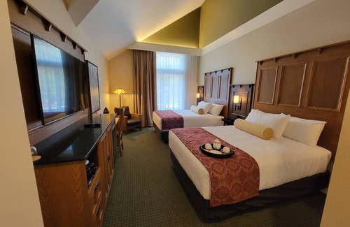 Waterton Park Hotel | Kilmorey Lodge