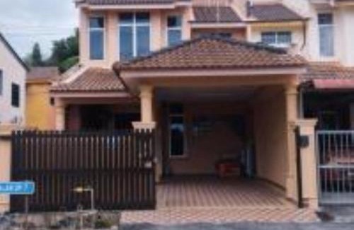 Ayer Molek House | Kim Kim Homestay Melaka(11 Pax 4R2B)