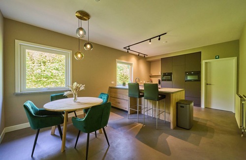 Lommel House | Kindvriendelijke Ruime Vakantiewoning met Privébos in Bosland Lommel