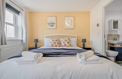 Kempston House | King Alfred by Our Home Short Stays