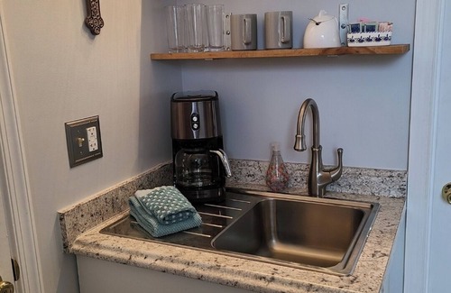 Edinburg Apartment | King Apartment -2 miles to I-81