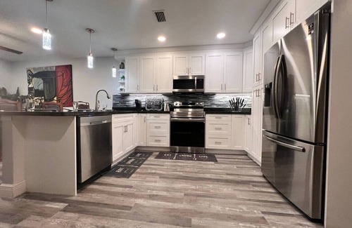 Tamarac House | King bed, Park Free, Golf, FLL