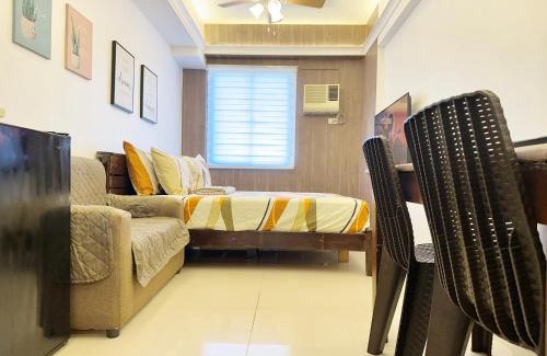 Kaunlaran Apartment | King Bed Suite at Pine Crest #T3-439 near Mall