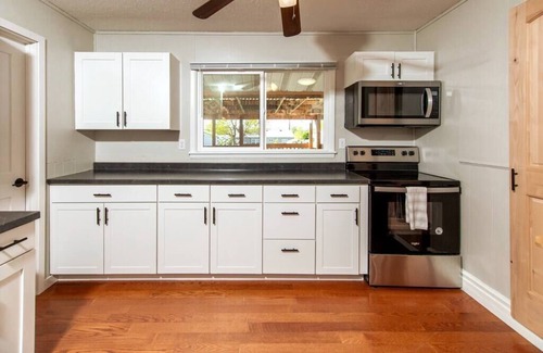 Rapid City House | ⁑King Bed⁑Whirlpool Tub⁑Covered Patio⁑Near Playground⁑