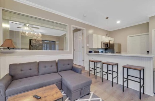 Bellaire Condo | King Bed With Legend Golf Course Gorgeous Views, Jetted Tub, Free Beach Club