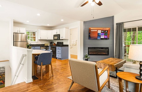 Asheville House | King Beds | FirePlace | HotTub | EVCharger | Grill