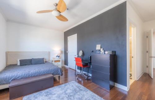 Hackensack River Waterfront House | King Master and Plush Queen near NYC w kitchen, living room plus on-site gym