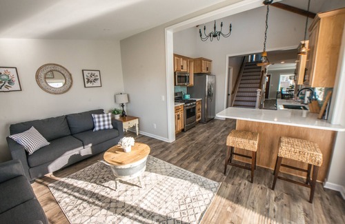 Cheektowaga House | KING Master En-Suite- BRAND NEW Home- Buffalo's Best Kept Secret!